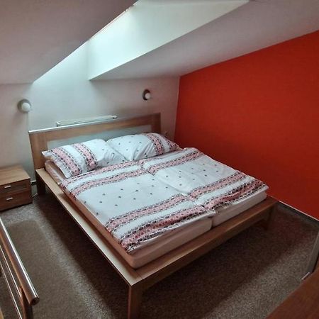 Boutique Penzion Slovenska - Penzion Bella Sicilia Presov Ngoại thất bức ảnh